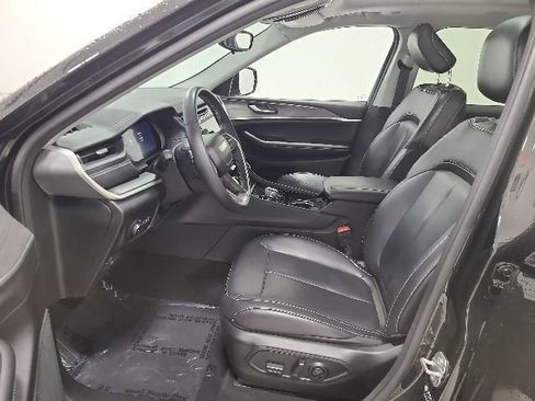 Used 2022 Jeep Grand Cherokee L Limited AWD/4WD image 23