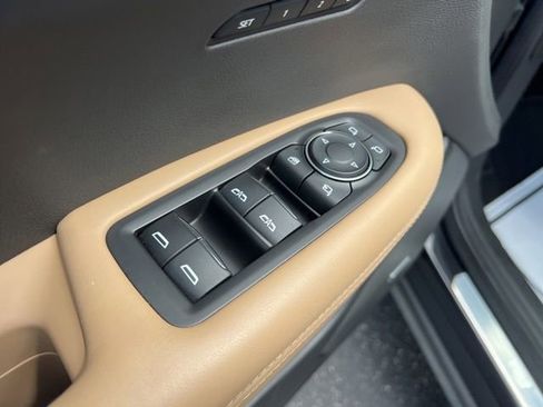 Used 2020 Cadillac XT6 Premium Luxury w/ Platinum Package AWD/4WD image 31