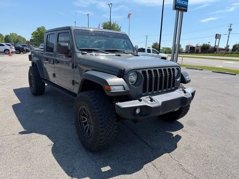 Used 2020 Jeep Gladiator Sport w/ Quick Order Package 24S AWD/4WD image 2