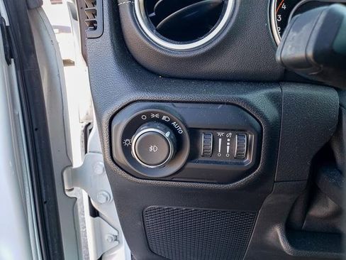 Used 2021 Jeep Wrangler Unlimited Sahara image 12