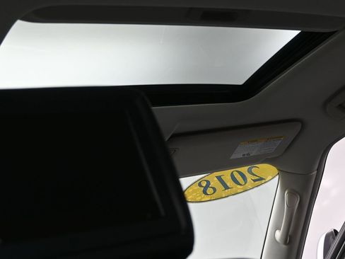 Used 2018 INFINITI QX80 4WD w/ Deluxe Technology Package image 26