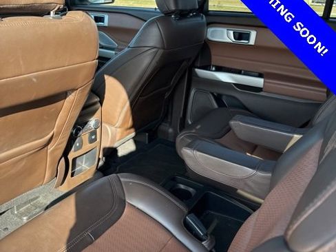 Used 2021 Ford Explorer King Ranch w/ Premium Technology Package image 13