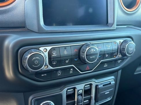 Used 2022 Jeep Gladiator Mojave w/ LED Lighting Group AWD/4WD image 21