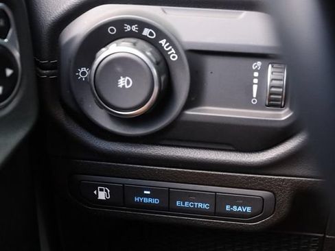 Used 2024 Jeep Wrangler Unlimited Rubicon 4xe AWD/4WD image 22