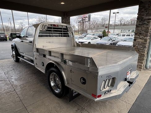 Used 2020 RAM 5500 Tradesman w/ Chrome Appearance Group image 8