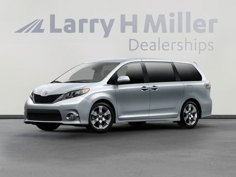 Used 2012 Toyota Sienna SE image 1