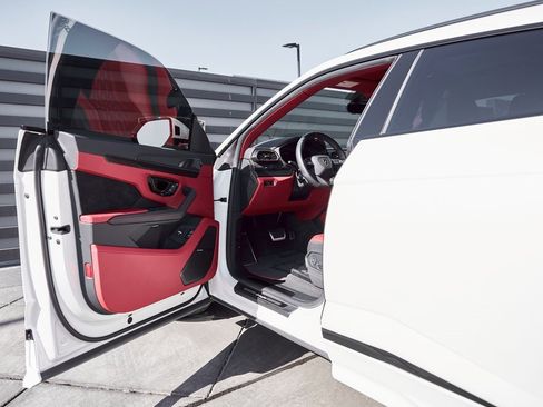 Used 2024 Lamborghini Urus S image 30