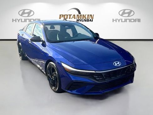 Certified 2026 Hyundai Elantra SEL Sport Premium w/ Cargo Package FWD image 3