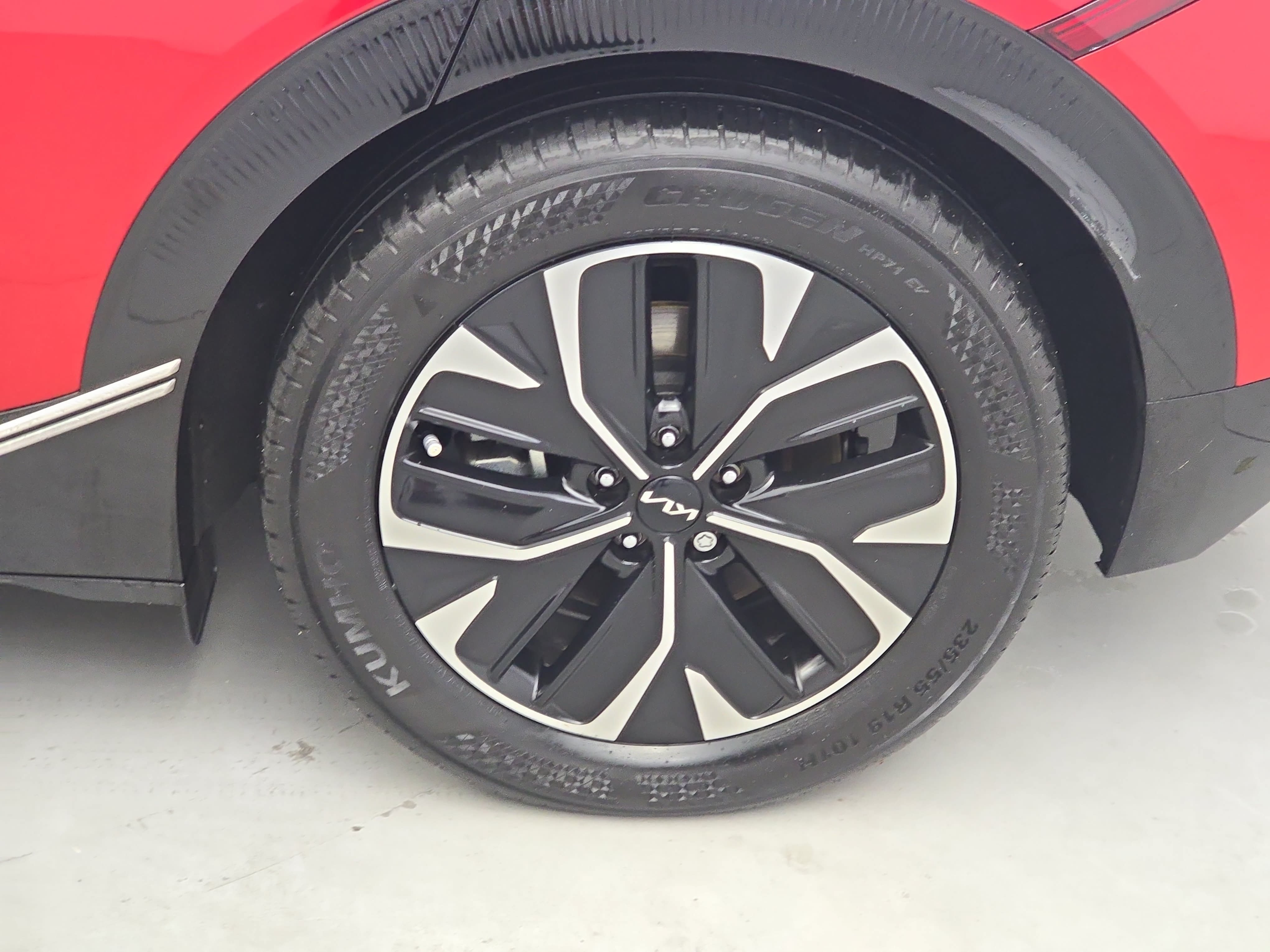 Used 2024 Kia EV6 Wind RWD image 35