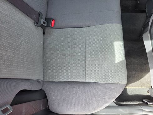 Used 2004 Toyota Matrix FWD image 33