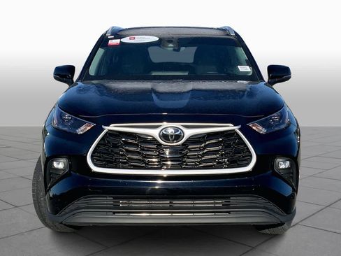 Used 2024 Toyota Highlander XLE image 4