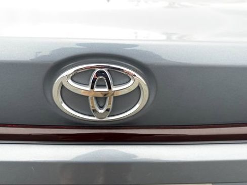 Used 2021 Toyota Corolla LE image 22