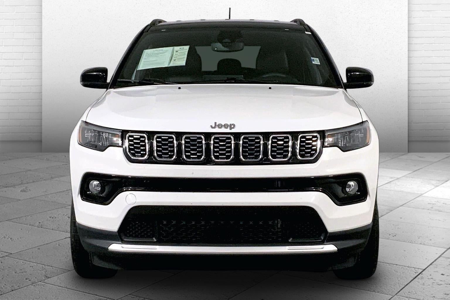 Used 2025 Jeep Compass Limited AWD/4WD image 2