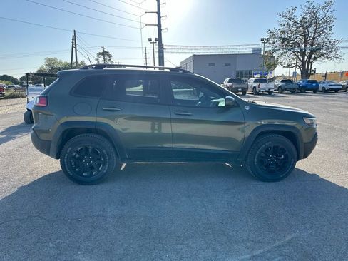 Used 2021 Jeep Cherokee Trailhawk w/ Sun, Sound & Nav Group AWD/4WD image 5