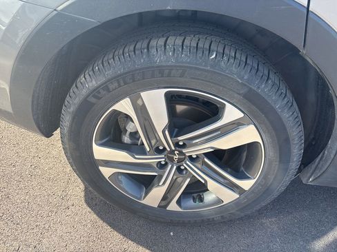 Certified 2023 Kia Sorento SX Prestige AWD/4WD image 2