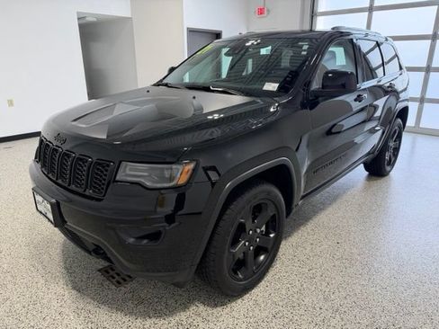 Used 2021 Jeep Grand Cherokee Freedom Edition AWD/4WD image 6