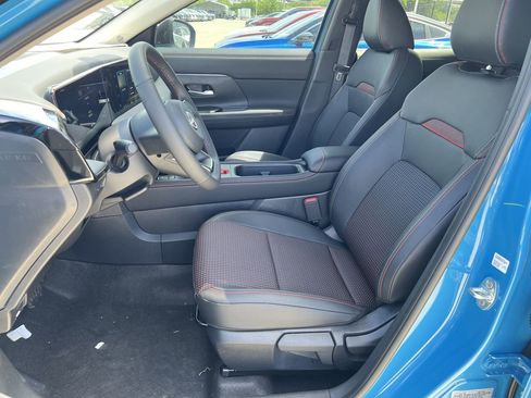 New 2026 Nissan Kicks SR FWD image 14