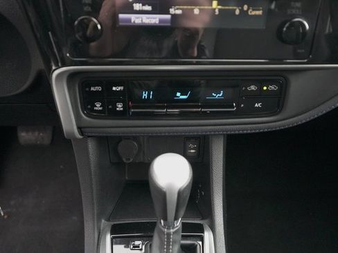 Used 2019 Toyota Corolla SE image 29