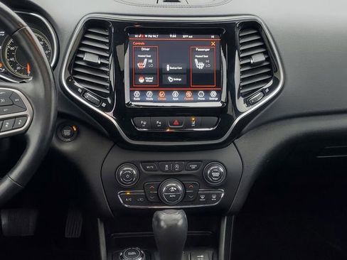 Used 2021 Jeep Cherokee Limited image 34