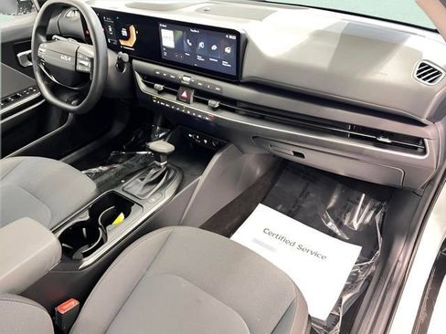 Used 2025 Kia K4 LXS image 11