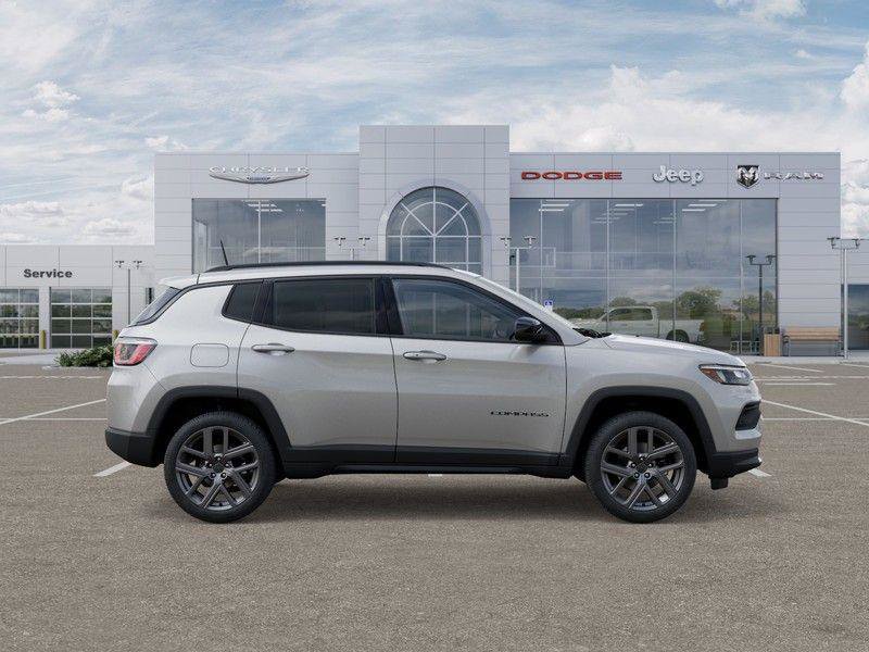 New 2026 Jeep Compass Latitude AWD/4WD image 21