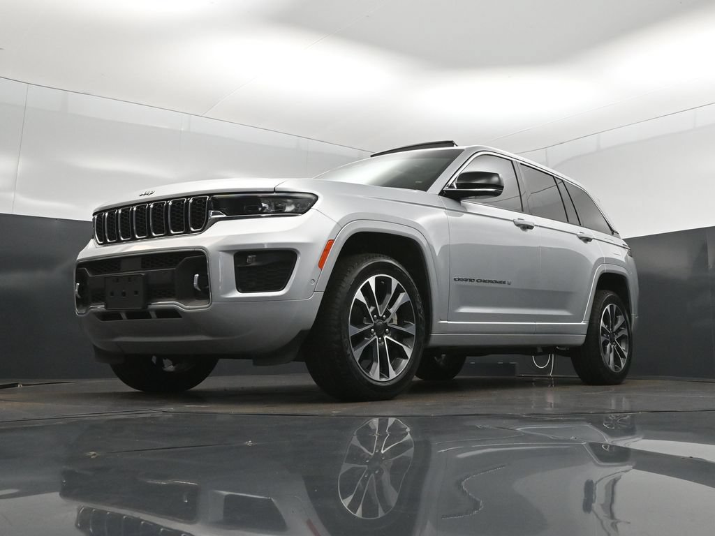 Used 2023 Jeep Grand Cherokee Overland RWD image 38