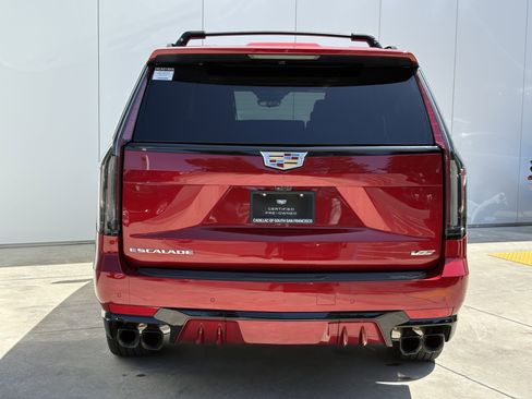 Certified 2024 Cadillac Escalade ESV V AWD/4WD image 8