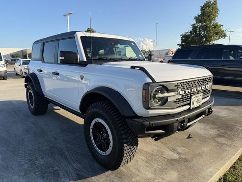 Certified 2024 Ford Bronco Badlands AWD/4WD image 2