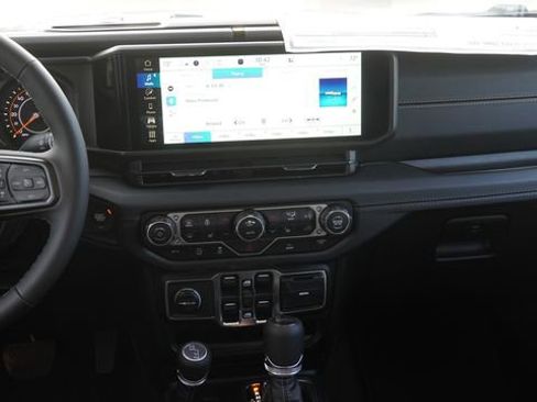 New 2026 Jeep Gladiator Sport image 15