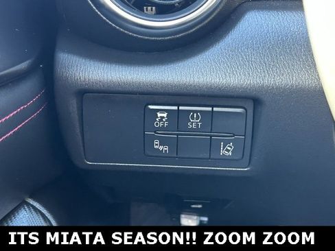 Used 2017 MAZDA MX-5 Miata RF Grand Touring image 18