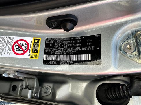 Used 2017 Toyota Highlander Limited Platinum FWD image 19