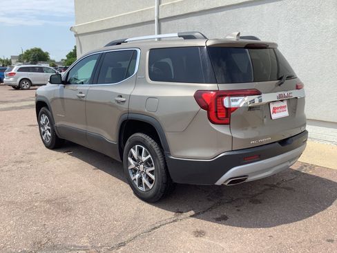 Used 2023 GMC Acadia SLT AWD/4WD image 7