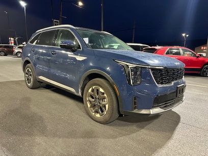 Certified 2025 Kia Sorento S w/ Panoramic Sunroof Package
