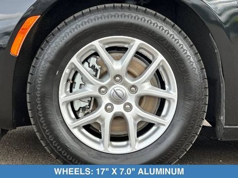Used 2023 Chrysler Pacifica Touring-L FWD image 29