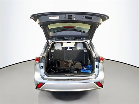 Used 2020 Toyota Highlander Limited Platinum image 28