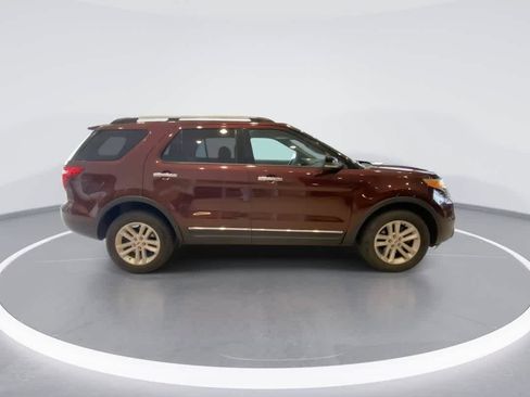 Used 2012 Ford Explorer XLT AWD/4WD image 9