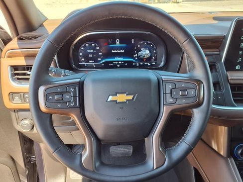 Used 2024 Chevrolet Suburban High Country image 9