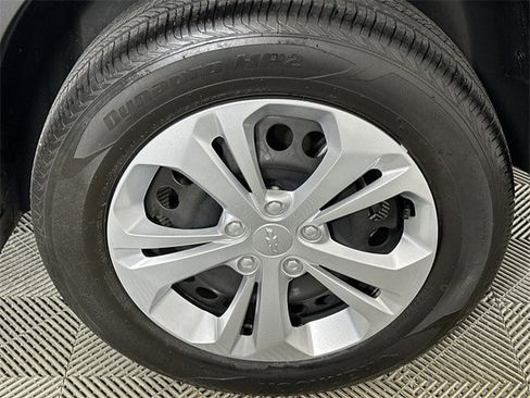 Used 2025 Chevrolet Trax LS w/ Driver Confidence Package image 34