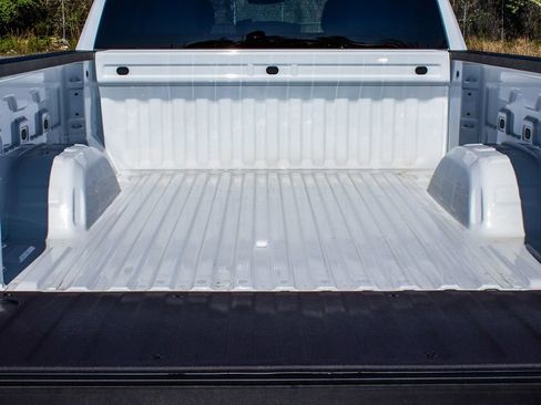 Used 2025 GMC Sierra 1500 Elevation image 40