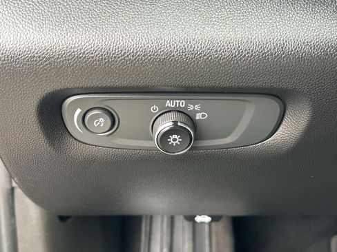 Used 2022 Chevrolet Traverse LT w/ LPO, Floor Liner Package image 20