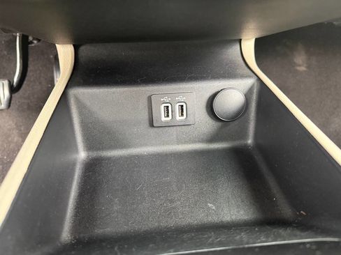 Used 2019 Ford Fusion SEL image 20