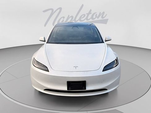 Used 2025 Tesla Model 3 Long Range AWD/4WD image 9