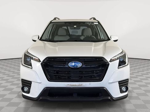 Used 2024 Subaru Forester Premium AWD/4WD image 2