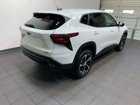 Used 2024 Chevrolet Trax RS image 3