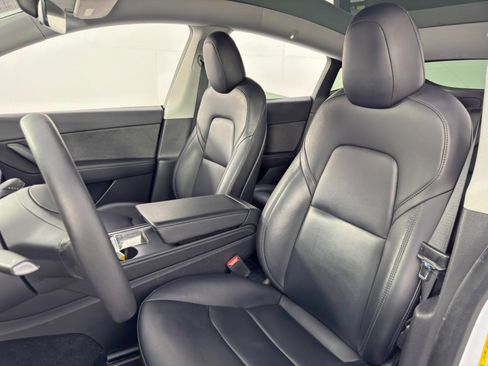 Used 2021 Tesla Model Y Long Range image 38