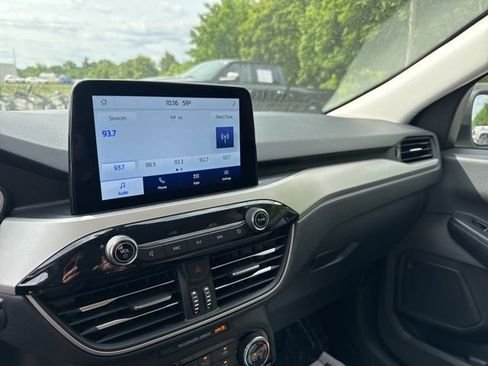 Used 2022 Ford Escape SE AWD/4WD image 16