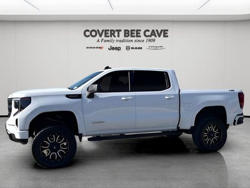 Used 2024 GMC Sierra 1500 Elevation w/ LPO, Elevation Black Package image 4