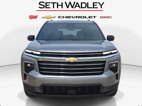 New 2026 Chevrolet Traverse LT FWD image 2