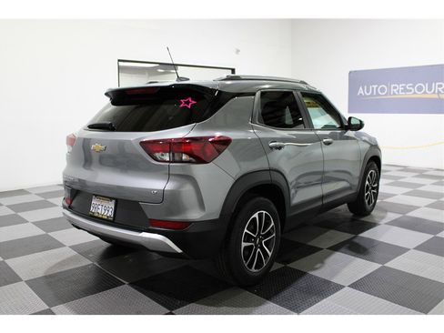 Used 2025 Chevrolet TrailBlazer LT image 4