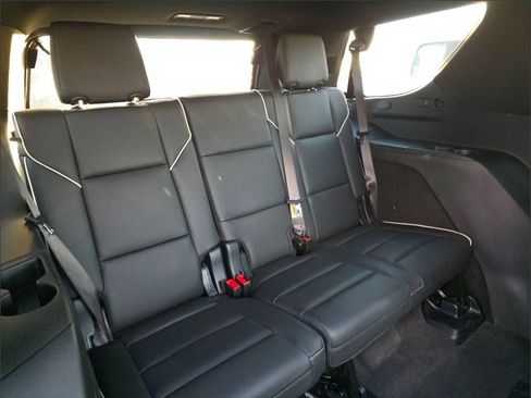 Certified 2025 Cadillac Escalade Premium Luxury image 9